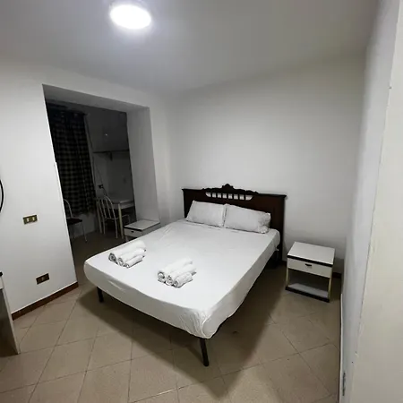 Apartment 1 Near By Central Train Station *
